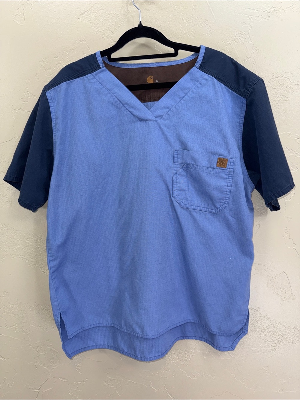 Carhartt Blue V-Neck‎ Men’s Scrub Top Shirt Two-Tone Colorblock Size M Flawed